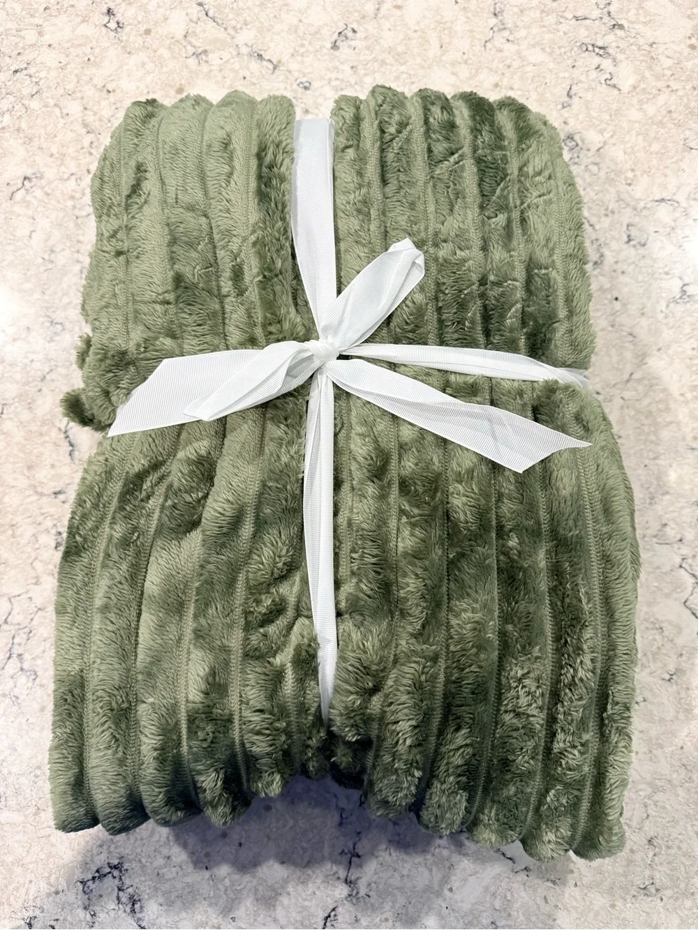 NEW King Size Rafah Soft Blanket American Linen Corp  - Olive Green
